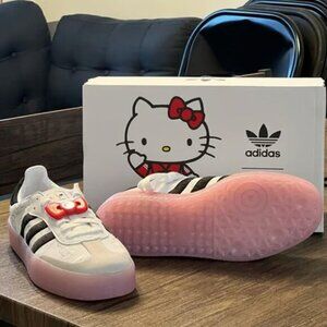 💕✨Adidas Hello kitty Women Sambae